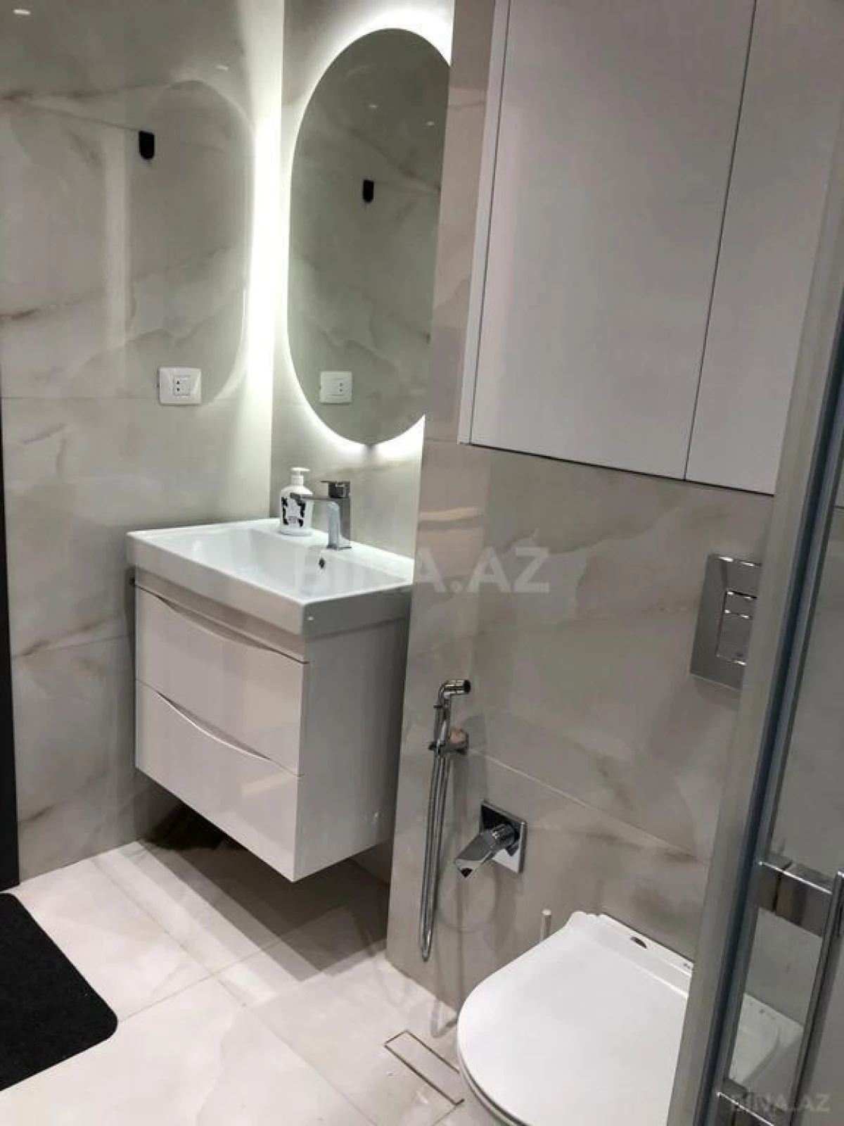 Kirayə verilir 2 otaqlı mənzil 65 m²