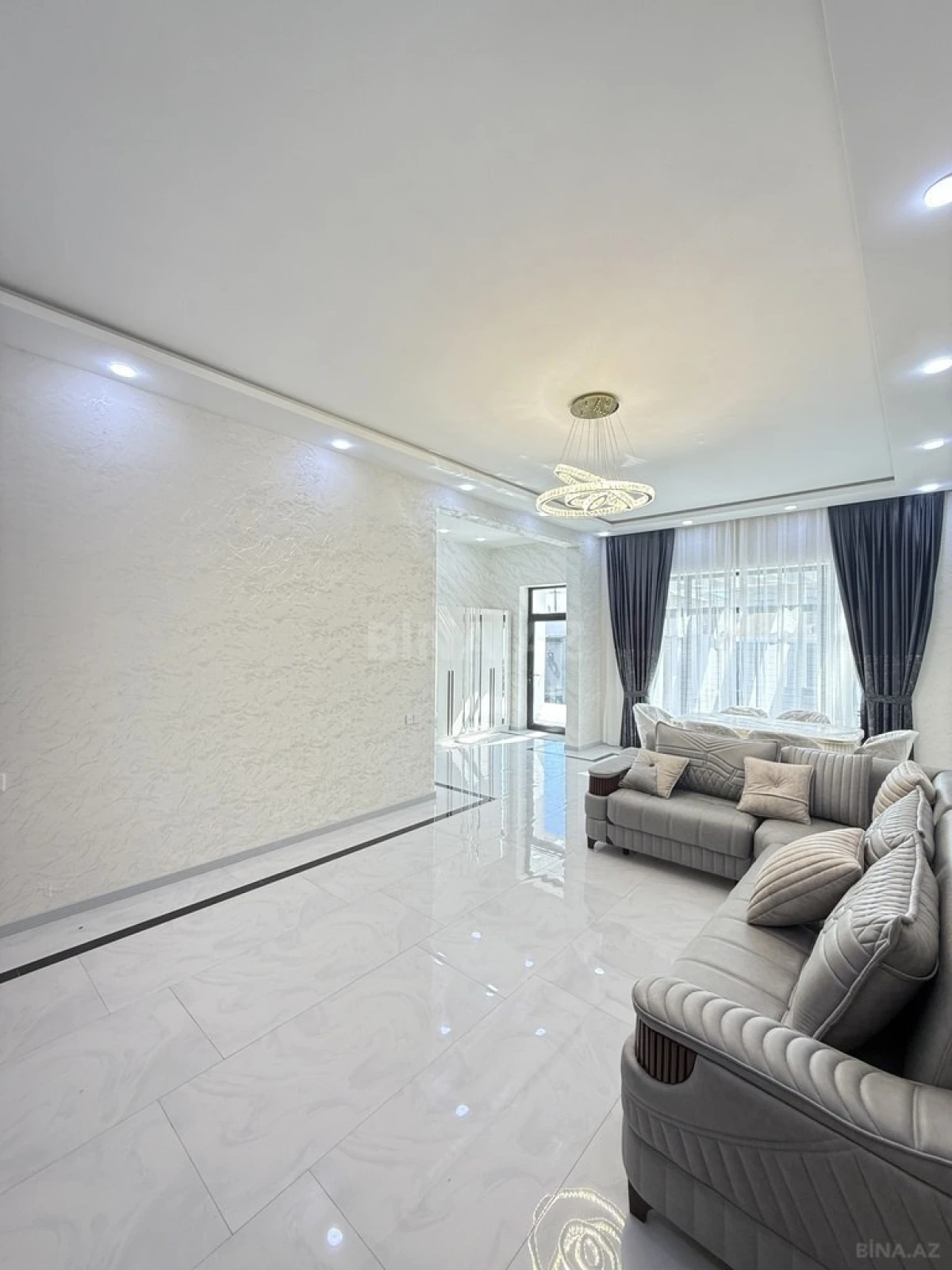 Satılır 4 otaqlı həyət evi 160 m²