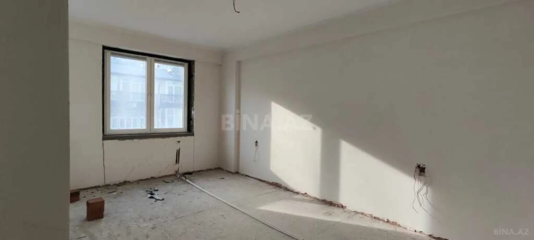 Satılır 2 otaqlı mənzil 74 m²