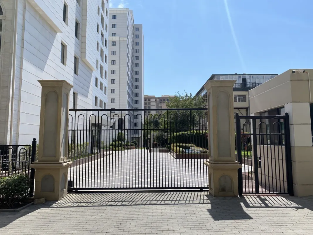 Satılır 2 otaqlı mənzil 74 m²