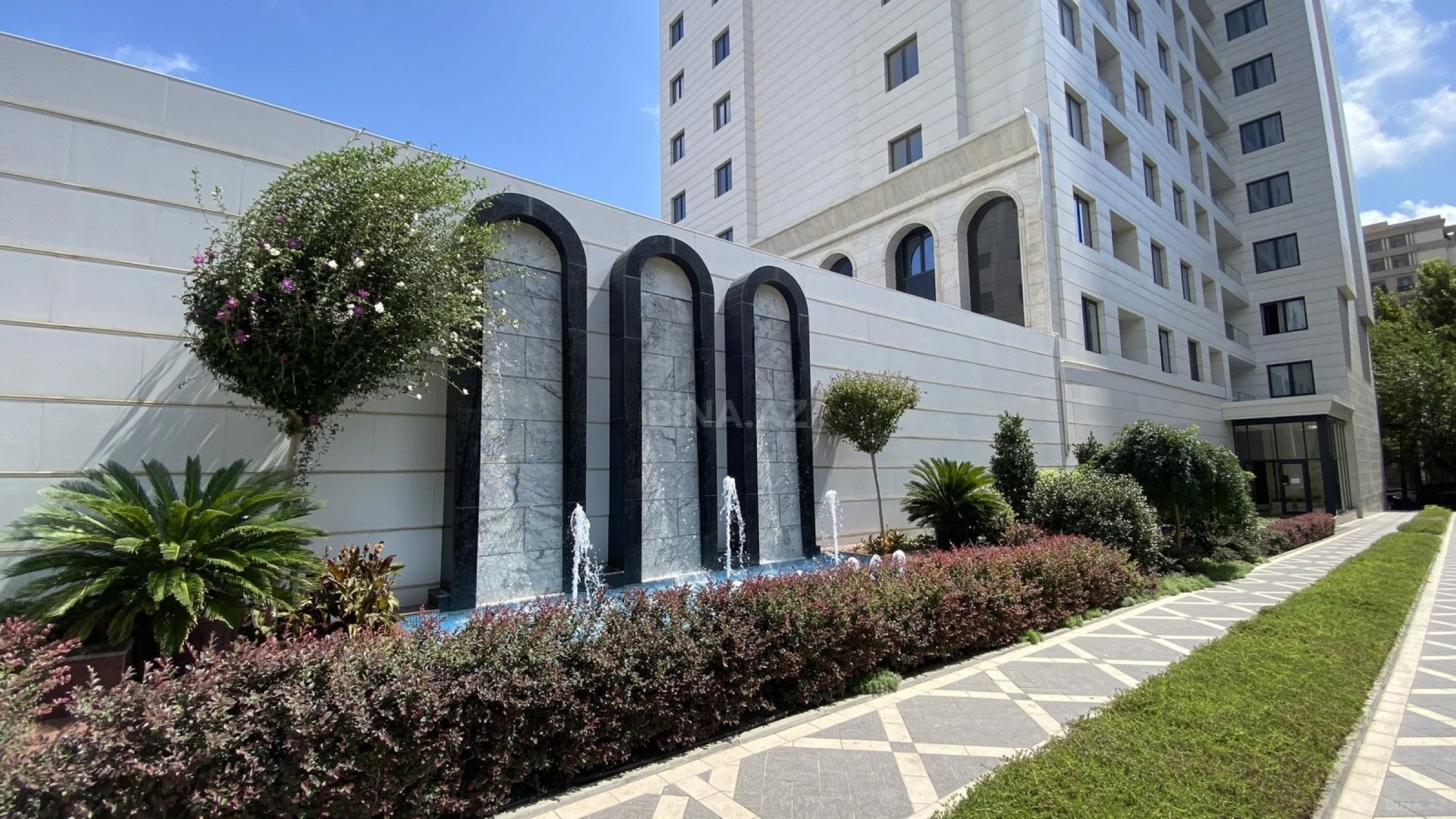 Satılır 2 otaqlı mənzil 74 m²