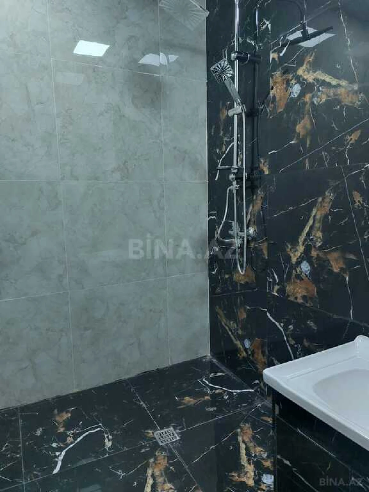 Satılır 2 otaqlı mənzil 58 m²