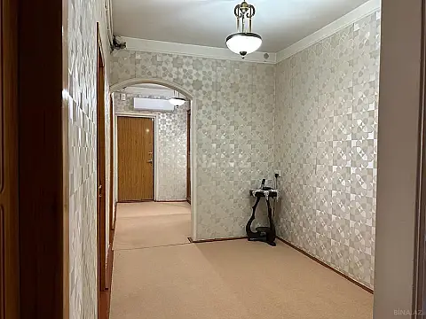 Satılır 5 otaqlı mənzil 110 m²