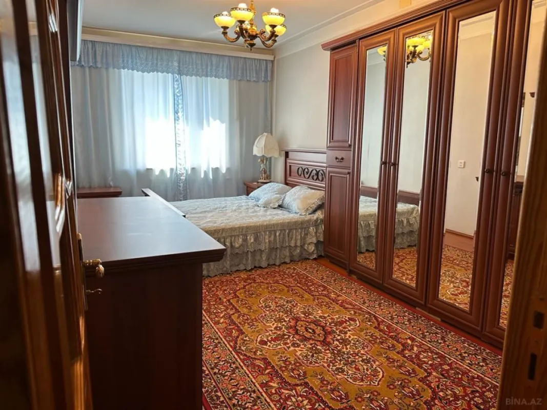 Satılır 5 otaqlı mənzil 110 m²