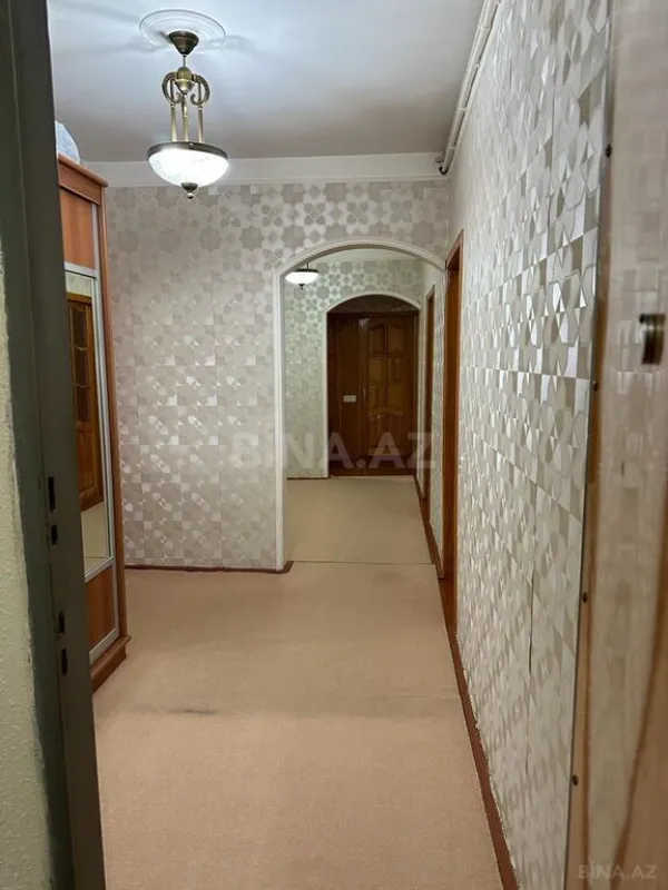 Satılır 5 otaqlı mənzil 110 m²