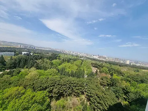 Satılır 3 otaqlı mənzil 137 m²