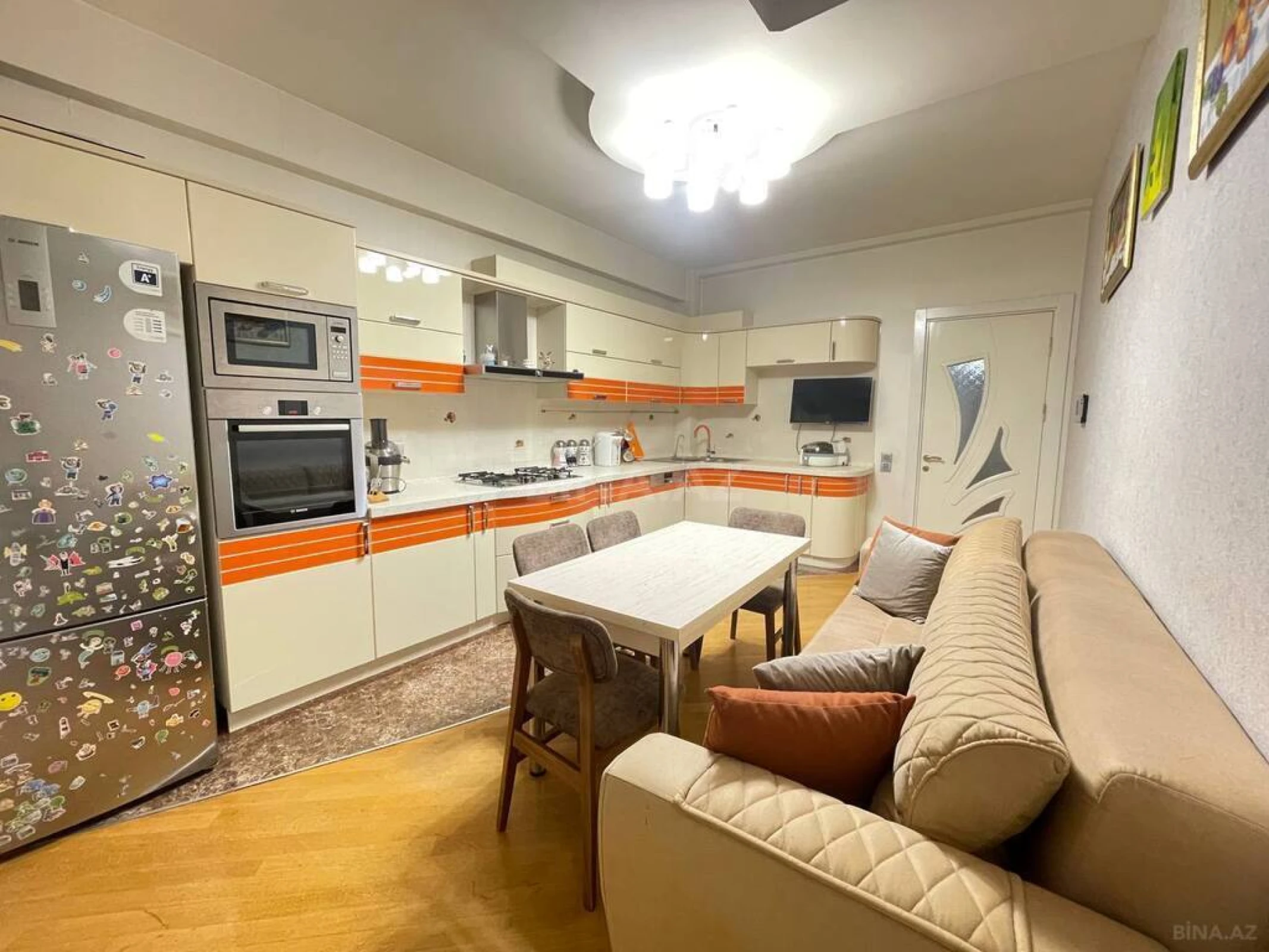 Satılır 3 otaqlı mənzil 137 m²