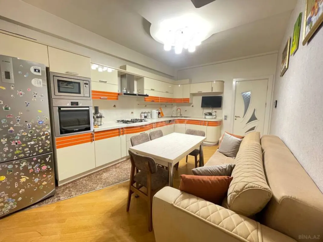 Satılır 3 otaqlı mənzil 137 m²