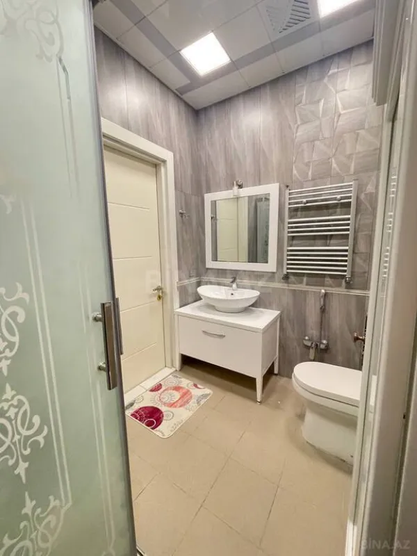 Satılır 3 otaqlı mənzil 137 m²