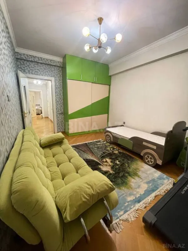Satılır 3 otaqlı mənzil 137 m²