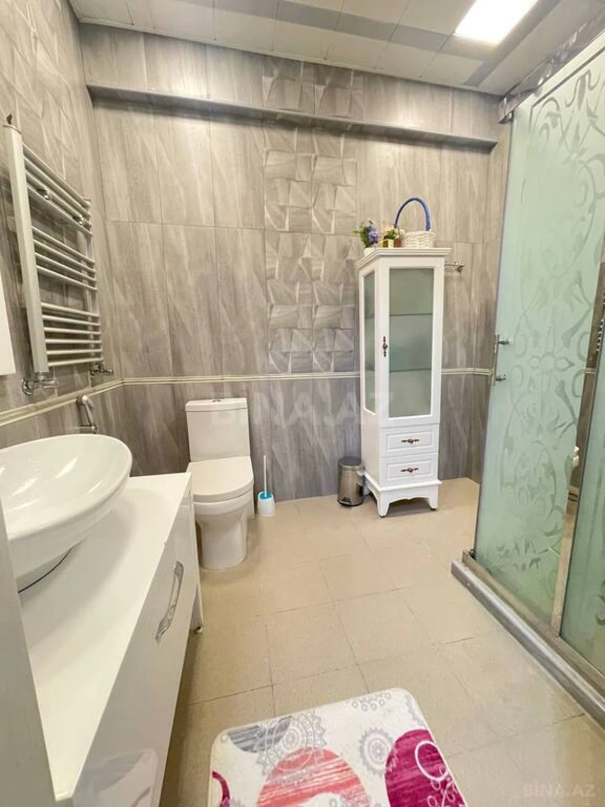 Satılır 3 otaqlı mənzil 137 m²