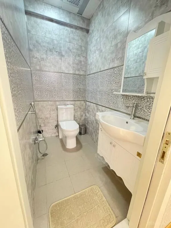 Satılır 3 otaqlı mənzil 137 m²