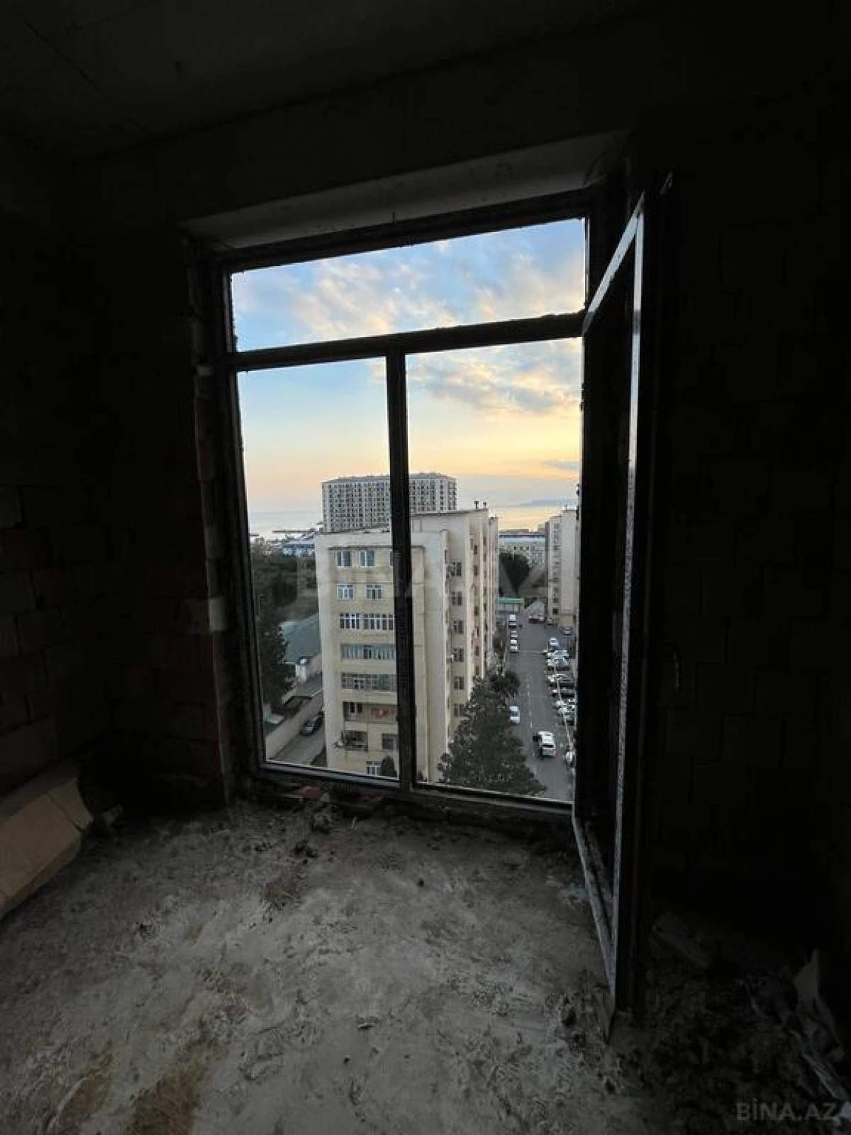 Satılır 2 otaqlı mənzil 74 m²