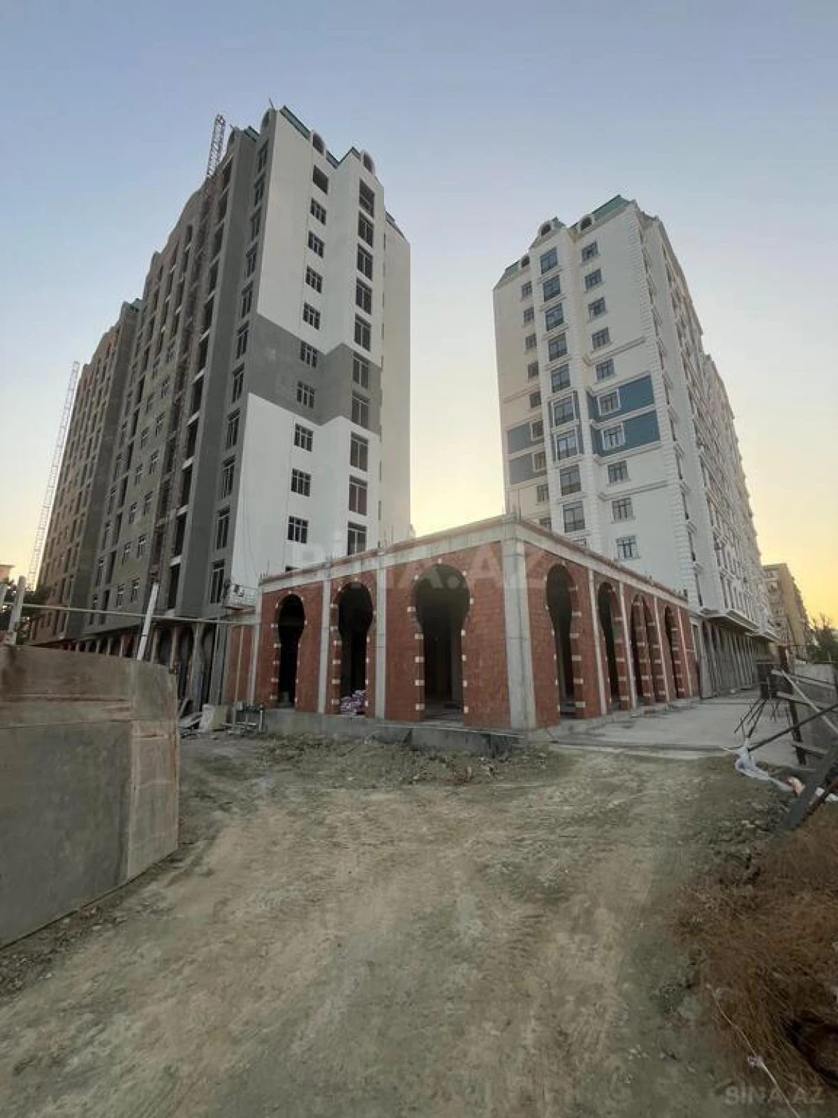 Satılır 2 otaqlı mənzil 74 m²