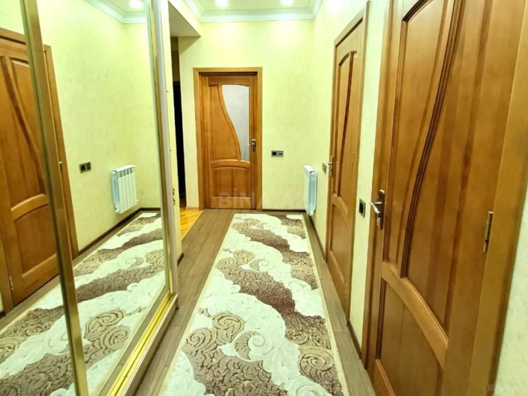Satılır 3 otaqlı mənzil 106 m²
