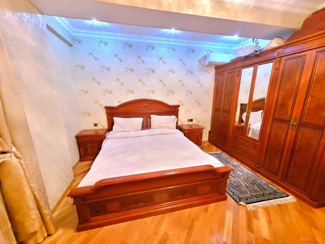 Satılır 3 otaqlı mənzil 106 m²