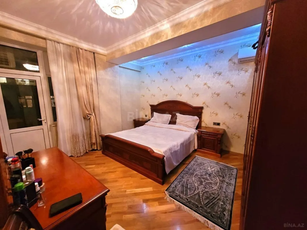 Satılır 3 otaqlı mənzil 106 m²