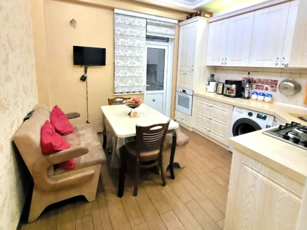 Satılır 3 otaqlı mənzil 106 m²