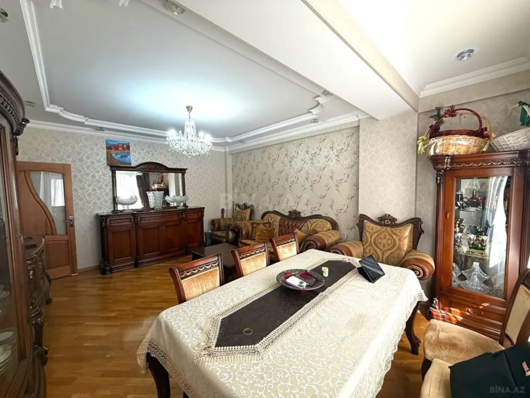 Satılır 3 otaqlı mənzil 106 m²