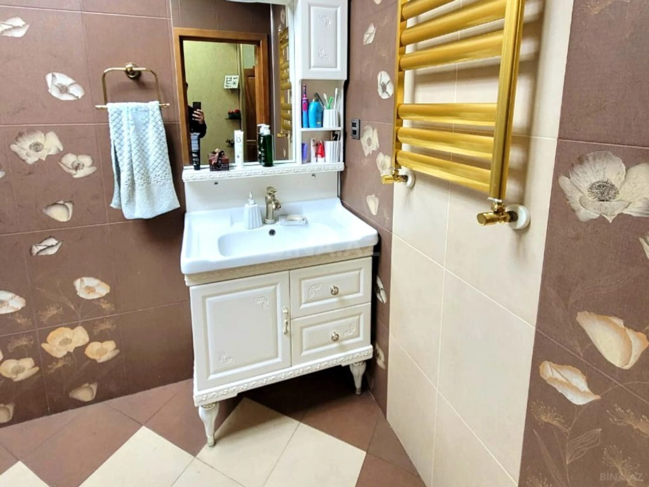 Satılır 3 otaqlı mənzil 106 m²