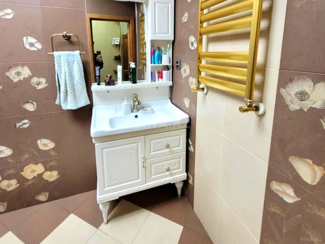 Satılır 3 otaqlı mənzil 106 m²