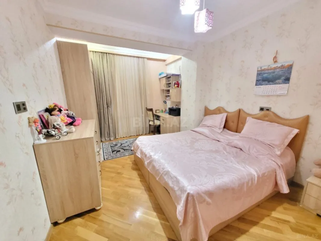 Satılır 3 otaqlı mənzil 106 m²