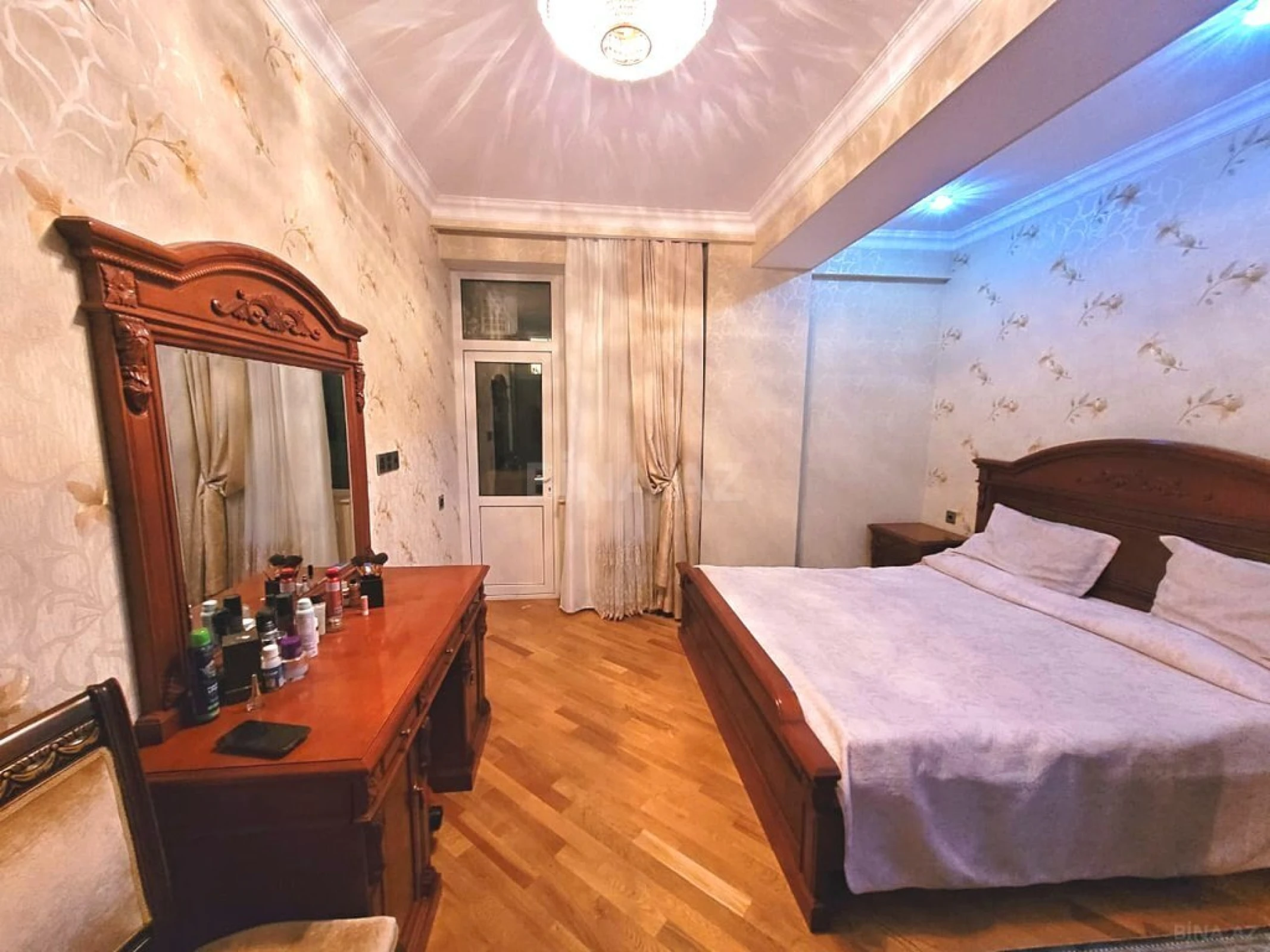 Satılır 3 otaqlı mənzil 106 m²