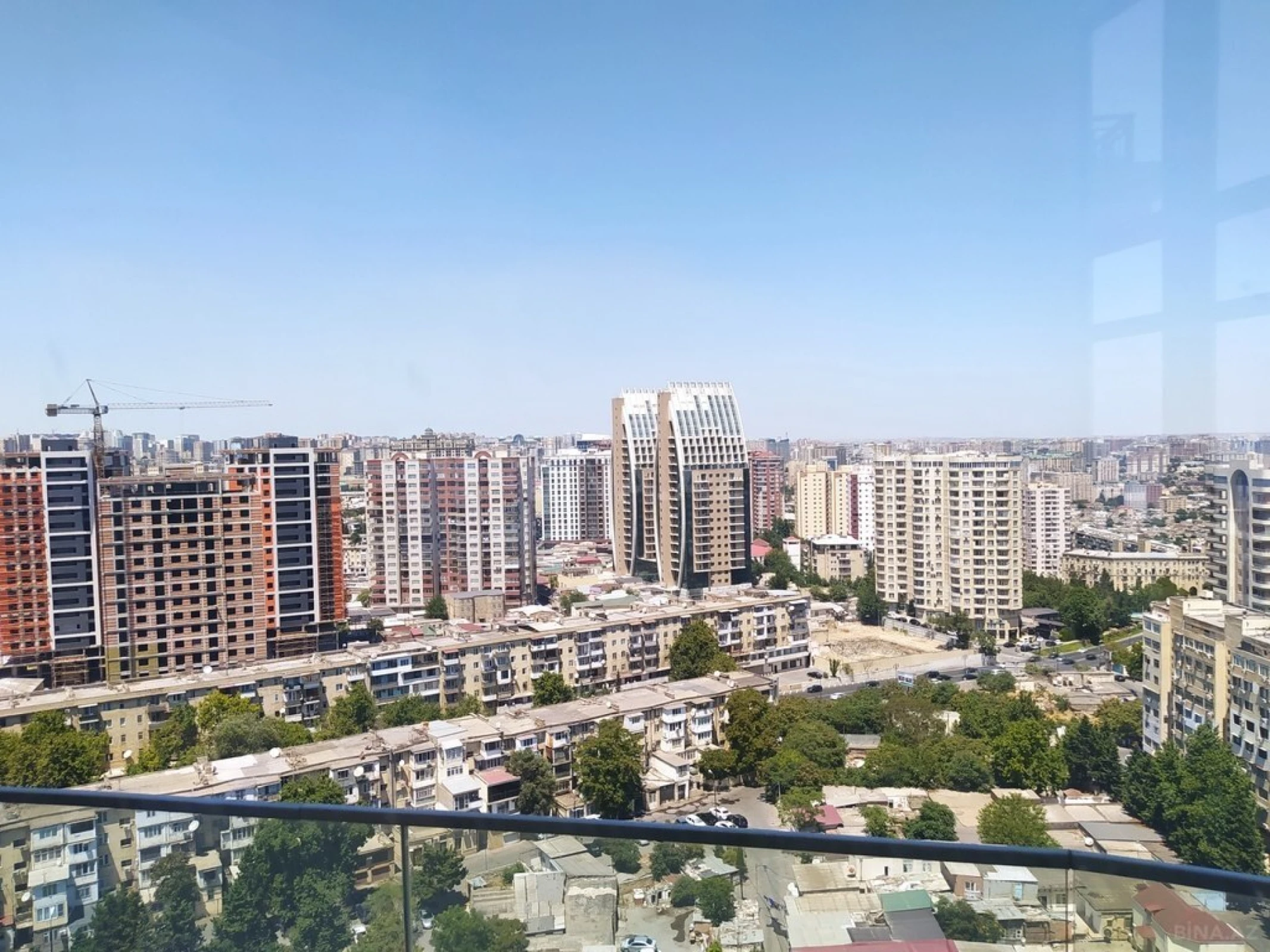 Kirayə verilir 15 otaqlı ofis 800 m²