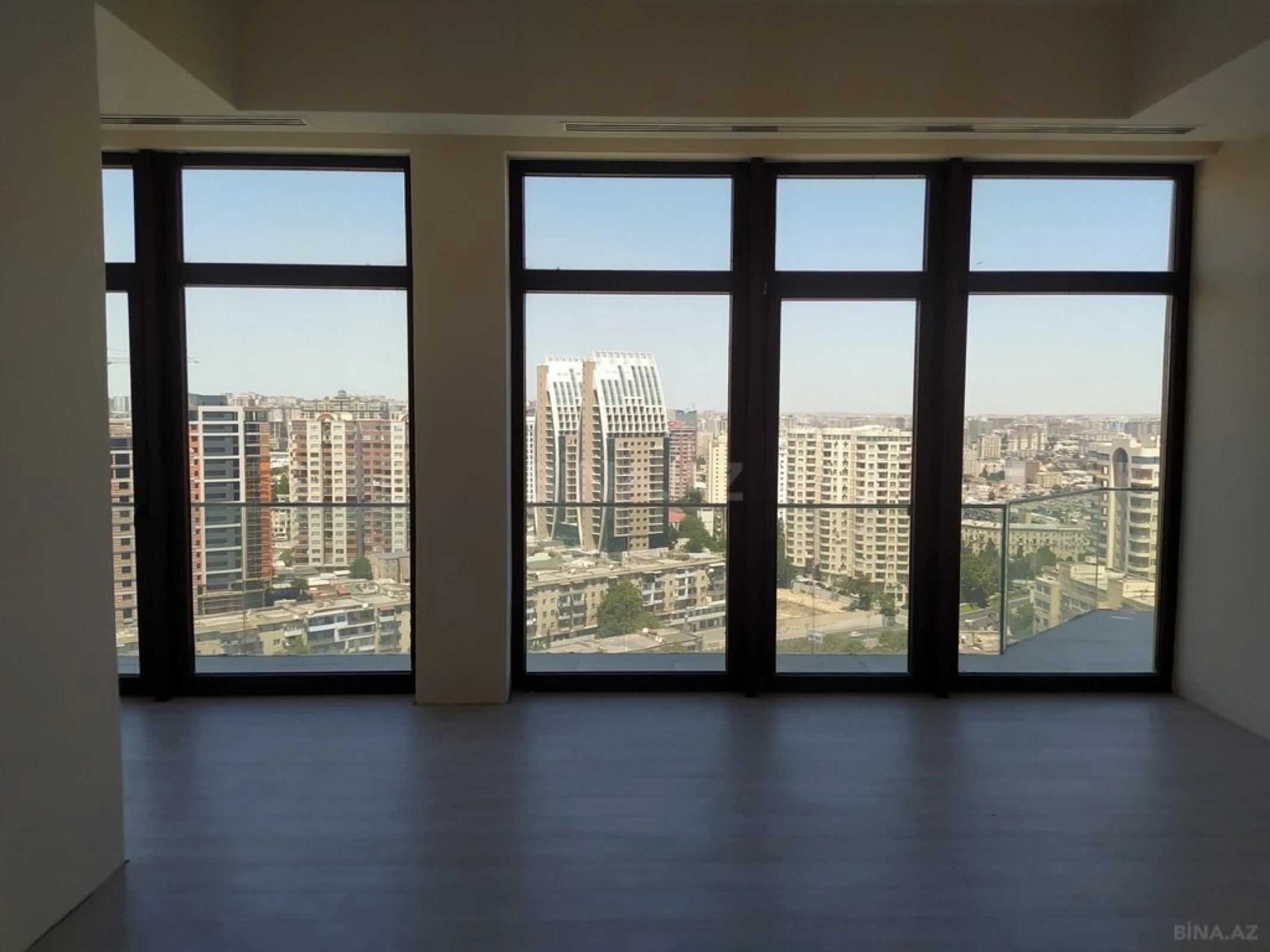 Kirayə verilir 15 otaqlı ofis 800 m²