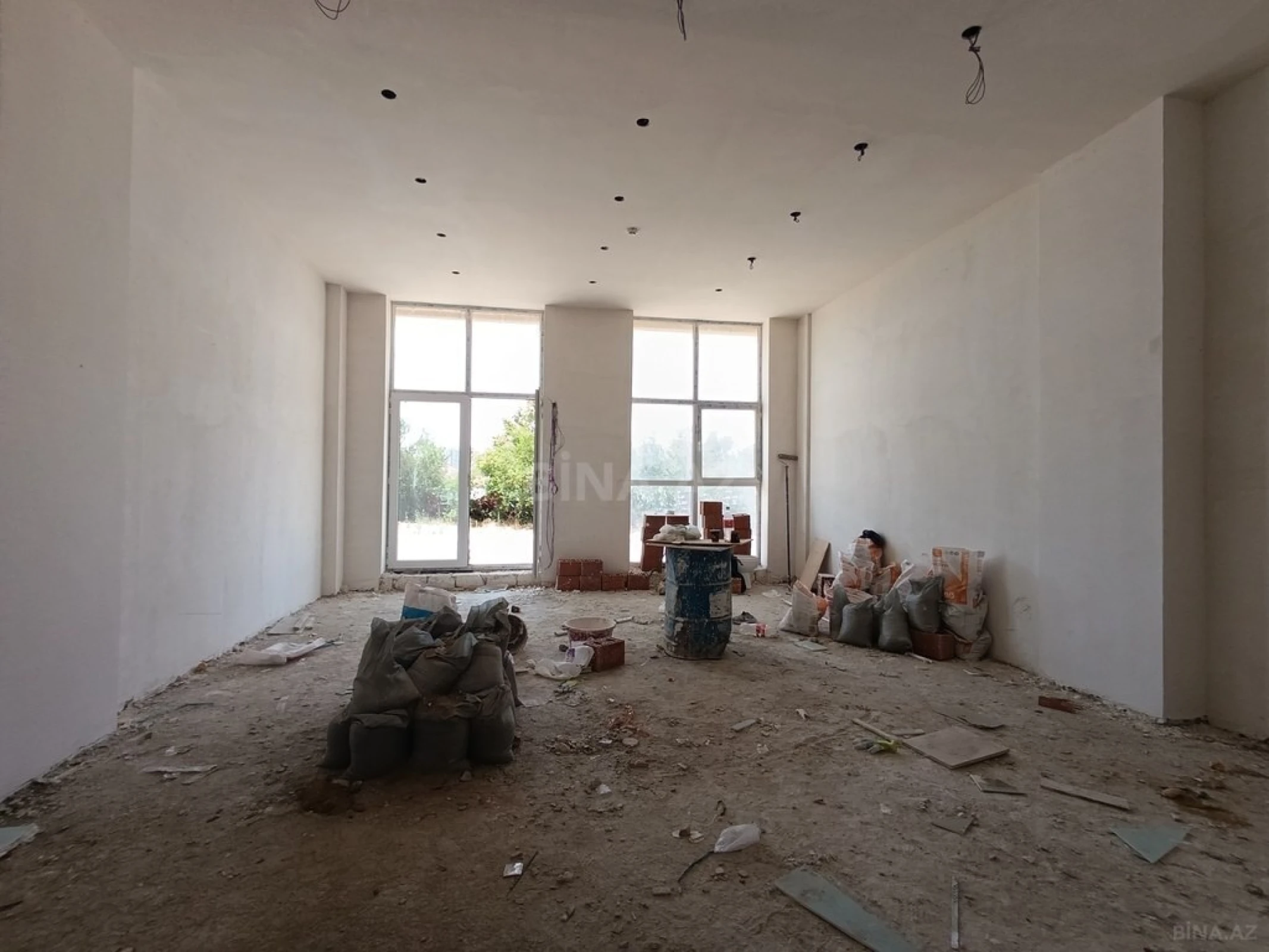 Satılır obyekt 52 m²