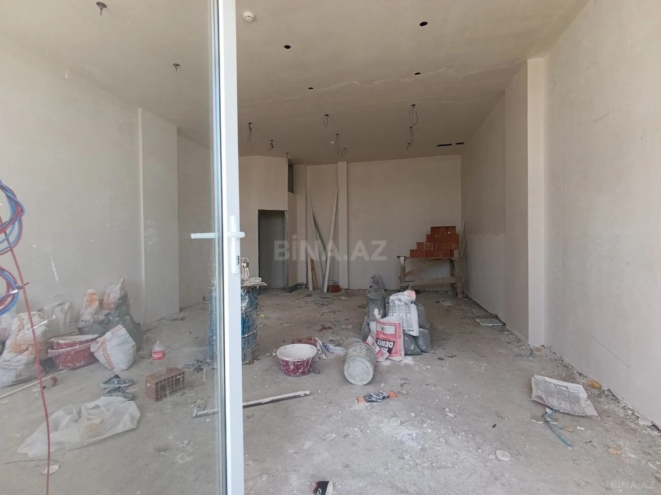 Satılır obyekt 52 m²