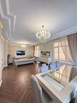 Satılır 5 otaqlı həyət evi 450 m²