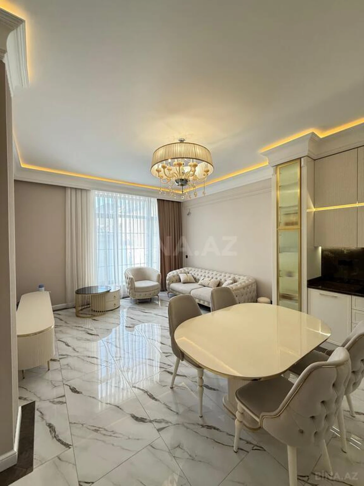 Satılır 5 otaqlı həyət evi 450 m²