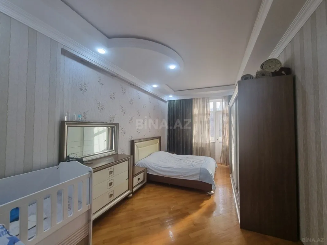 Satılır 2 otaqlı mənzil 125 m²