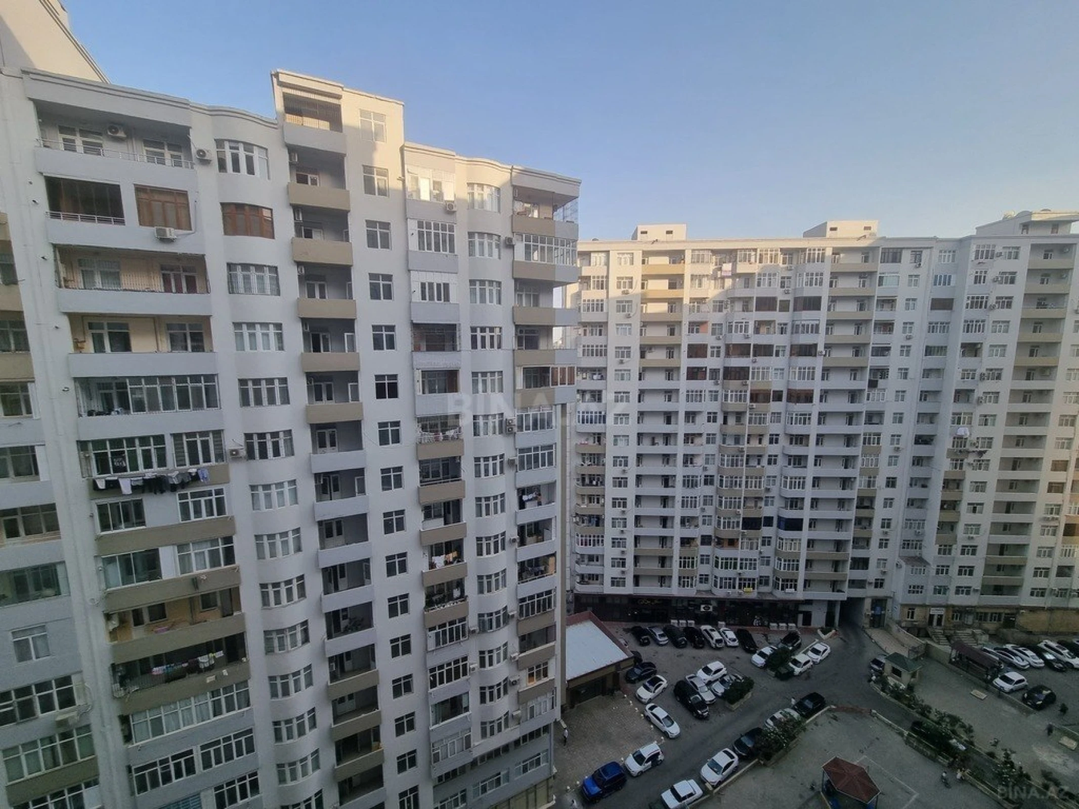 Satılır 2 otaqlı mənzil 125 m²