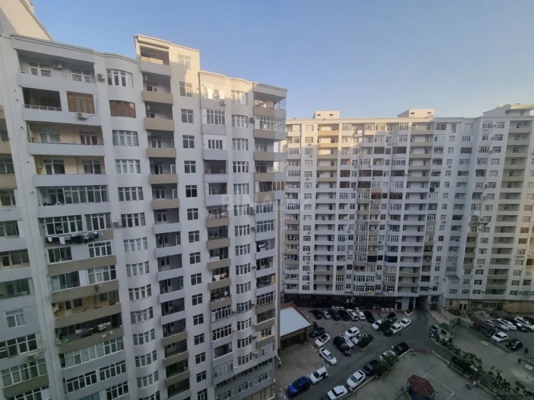 Satılır 2 otaqlı mənzil 125 m²
