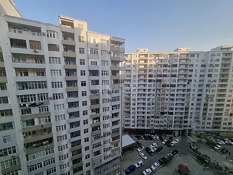 Satılır 2 otaqlı mənzil 125 m²