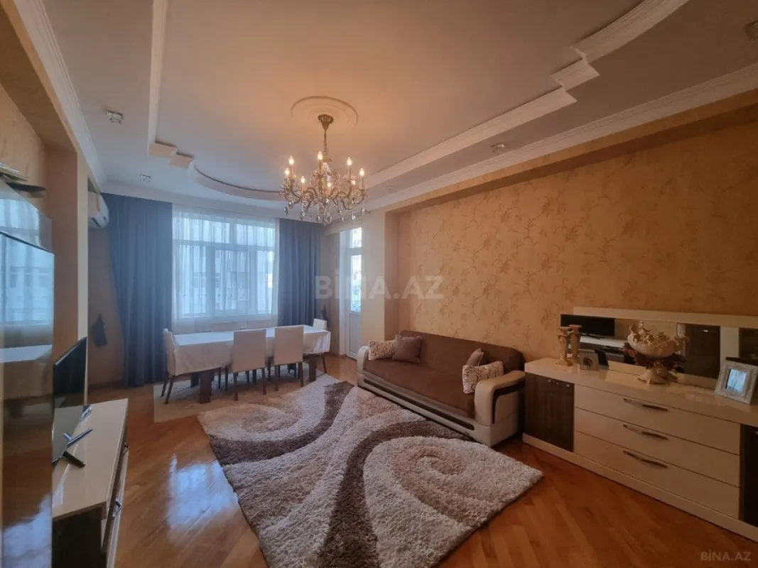 Satılır 2 otaqlı mənzil 125 m²