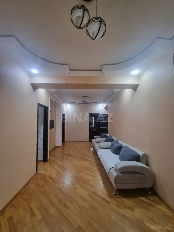 Satılır 2 otaqlı mənzil 125 m²