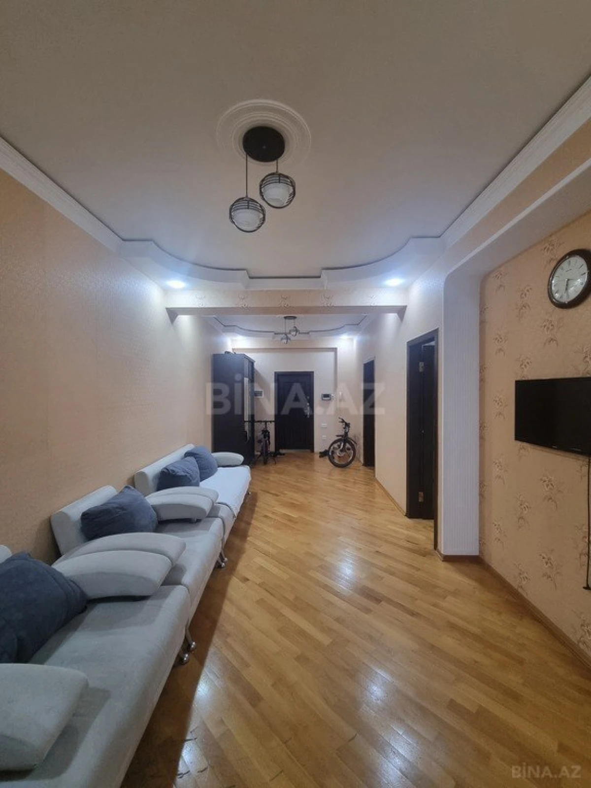 Satılır 2 otaqlı mənzil 125 m²