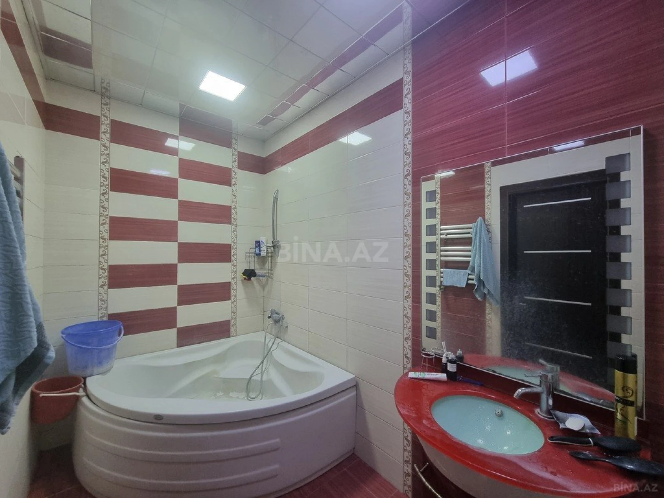 Satılır 2 otaqlı mənzil 125 m²