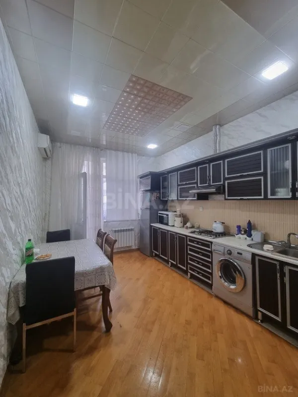 Satılır 2 otaqlı mənzil 125 m²