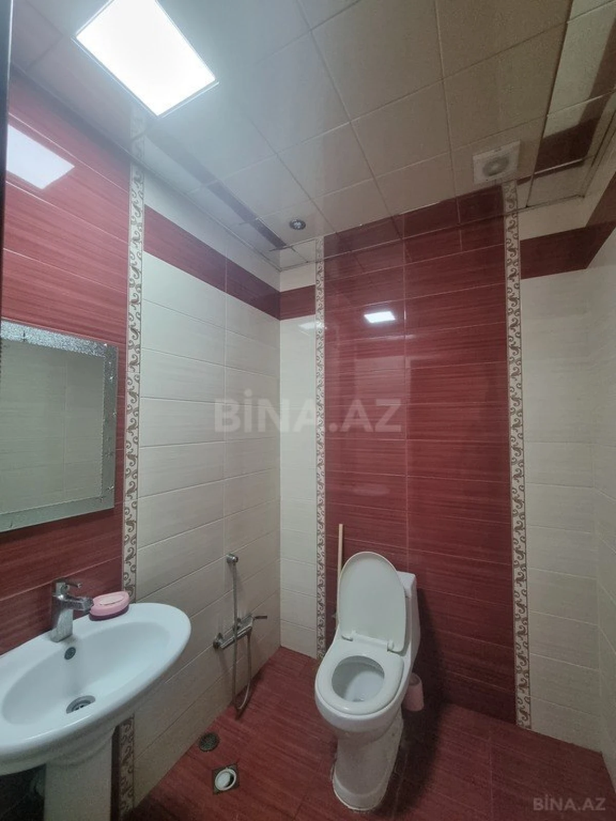 Satılır 2 otaqlı mənzil 125 m²