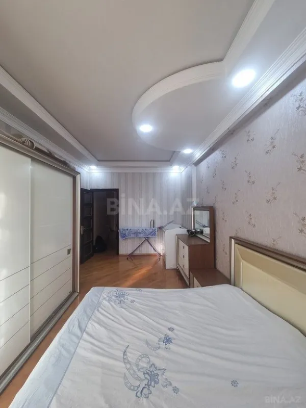 Satılır 2 otaqlı mənzil 125 m²