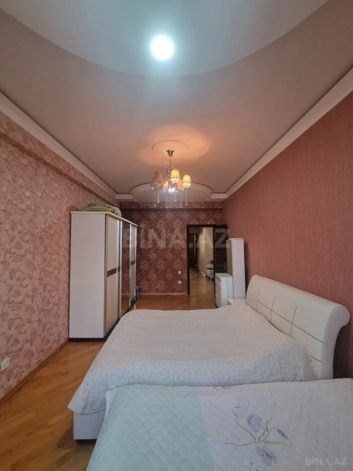 Satılır 2 otaqlı mənzil 125 m²