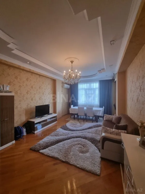 Satılır 2 otaqlı mənzil 125 m²