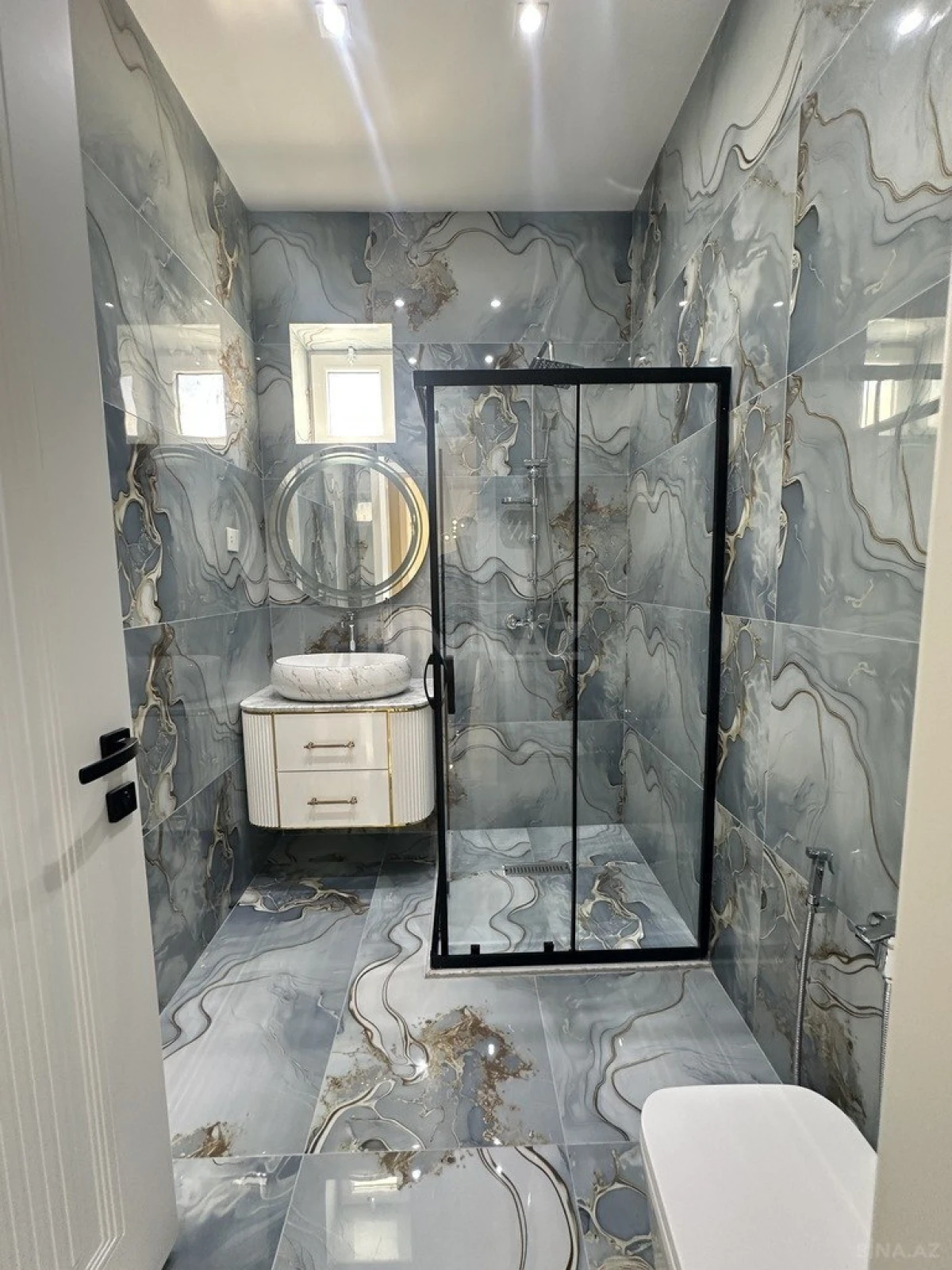 Satılır 5 otaqlı həyət evi 220 m²