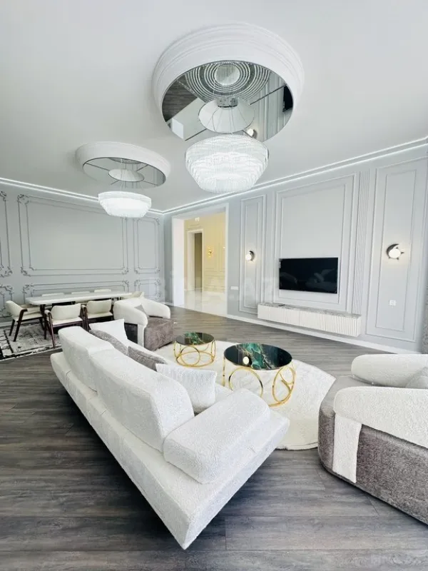 Satılır 5 otaqlı həyət evi 220 m²