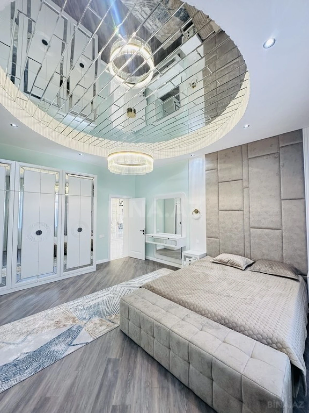 Satılır 5 otaqlı həyət evi 220 m²