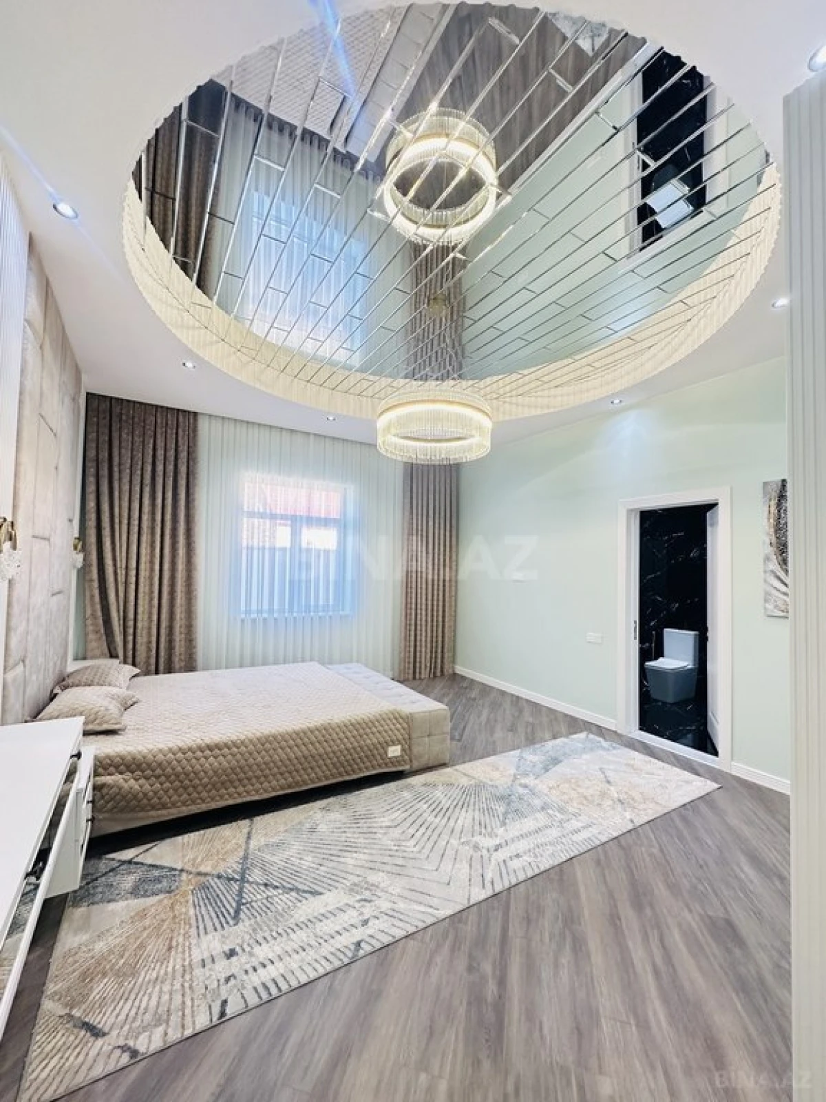 Satılır 5 otaqlı həyət evi 220 m²